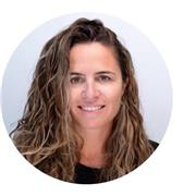 Soy una persona muy versátil, y me encanta ayudar a los demás. Enseñar es mi pasión